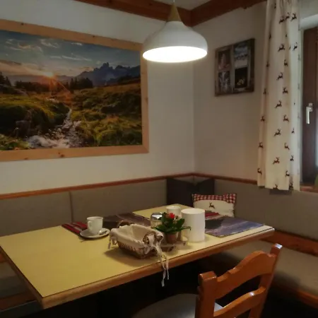 Haus Bergliebe 招待所 3*