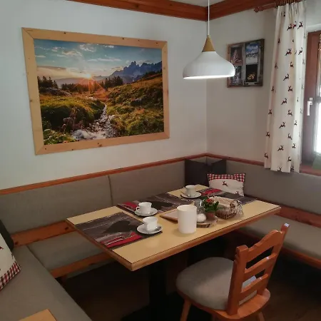 Haus Bergliebe 招待所 3*